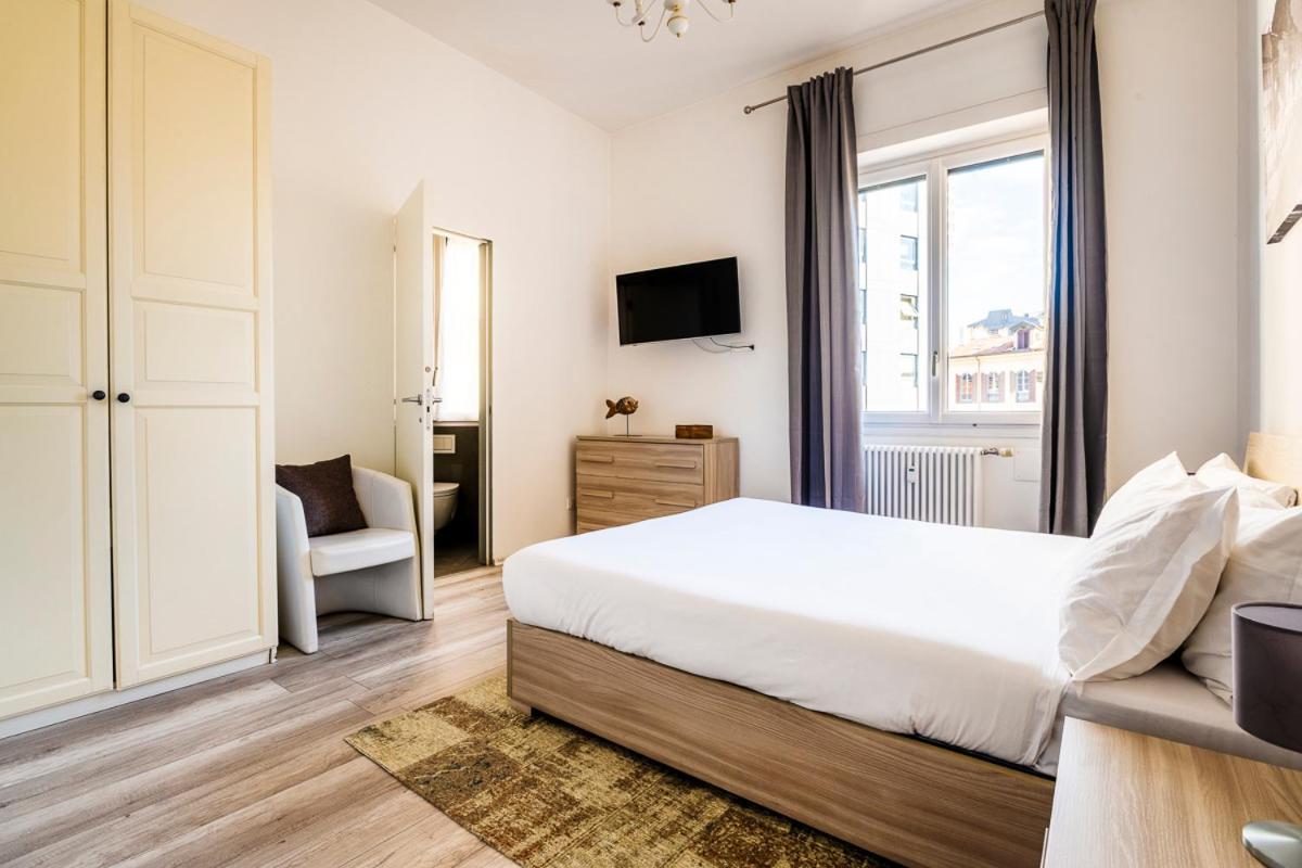 Apartment Exclusive 3 Bedrooms Near Duomo *