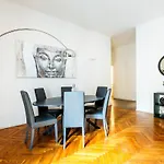 Exclusive 3 Bedrooms Apartment Near Duomo