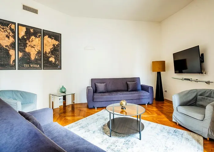 Exclusive 3 Bedrooms Apartment Near Duomo